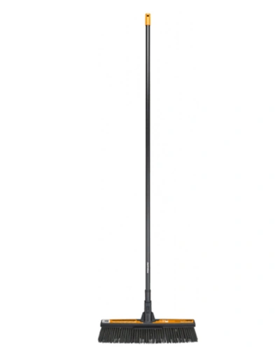 Koště FISKARS SOLID L, univerzální zahradní 1025926.jpg