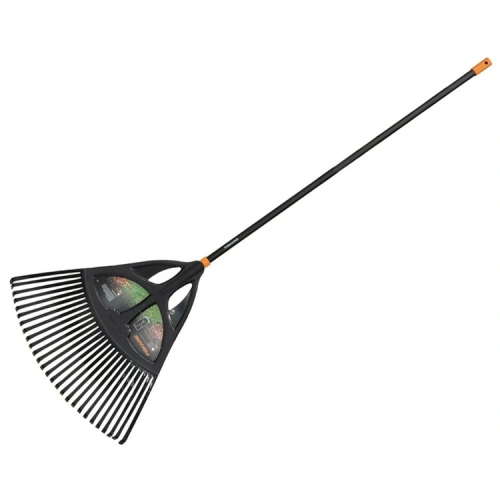 hrábě fiskars solid xl na listí.jpg hrábě fiskars solid xl na listí.jpg